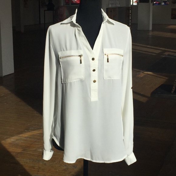 Tops - White partial button down blouse with gold hardware